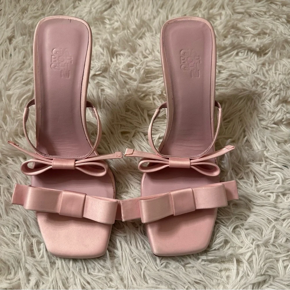 Gia Borghini bows colourway never